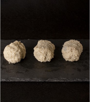 CROQUETA DE BOLETUS CON ESENCIA DE TRUFA